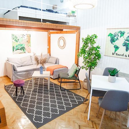 Lovely Apartment In Erzsebetvaros A57 Budapest Exterior photo